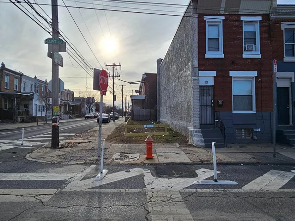 1950 Hart Ln, Philadelphia, PA 19134