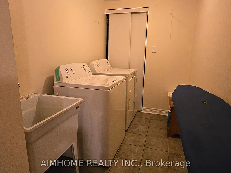 63 42nd St #BASEMENT — Photo 9