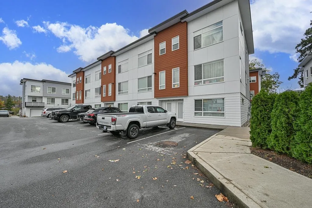27640 Lantern Ave #23 photo 1