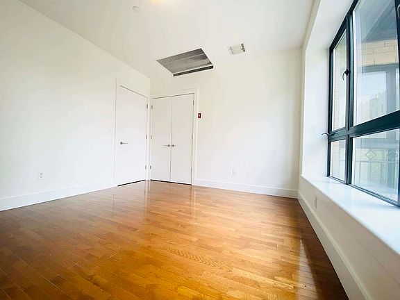 3rd image of 181 Scholes St #2J