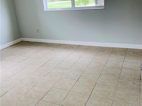 2nd image of 3086 Ponce De Leon Dr