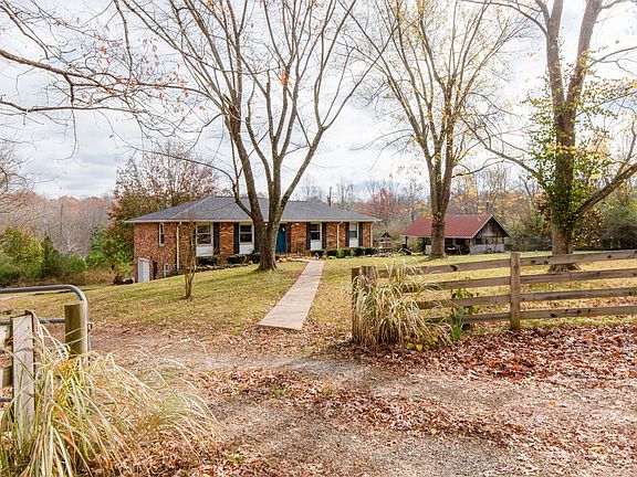 2nd image of 322 Shady Oak Dr