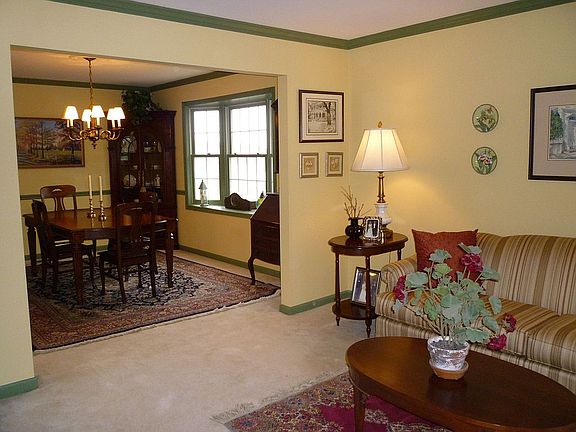 Living Room/Dining Room