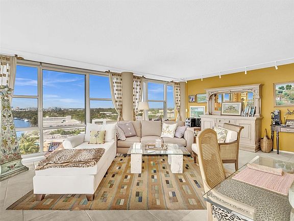 5th image of 900 Bay Dr APT 927