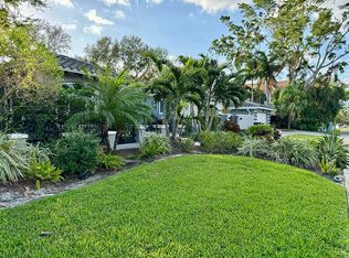 720 Brightwaters Blvd NE, Saint Petersburg, FL 33704