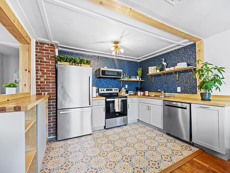 1666 W Intendencia St #A — Photo 6