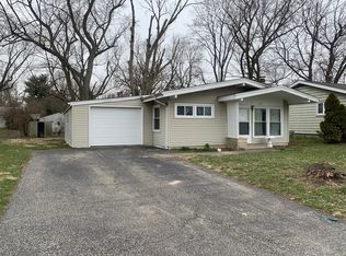 3917 N Cambridge Dr, Decatur, IL 62526
