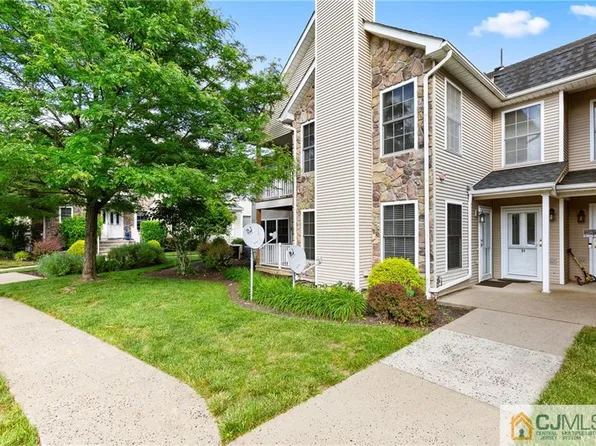 23 Lackland Ave, Piscataway, NJ 08854