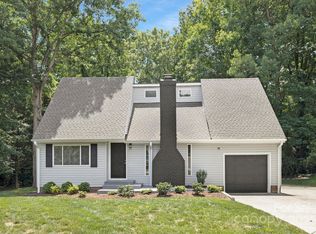 10101 Wood Ct, Charlotte, NC 28277