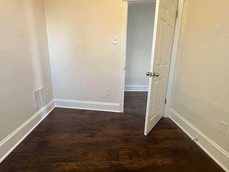 2165 W Grange Ave — Photo 23