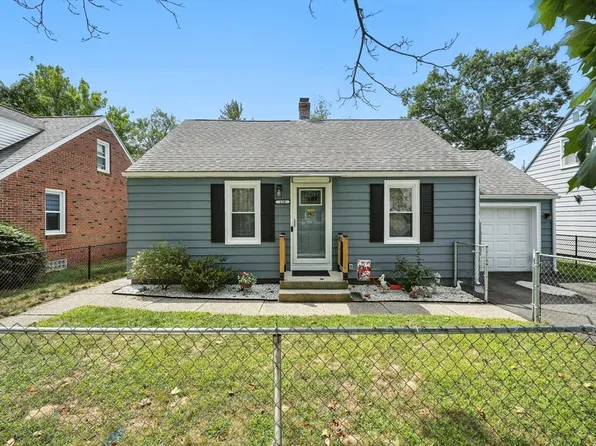 130 Eddy St, Springfield, MA 01104