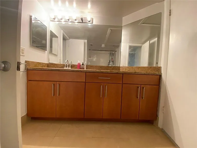 2841 N Oakland Forest Dr #107 — Photo 12