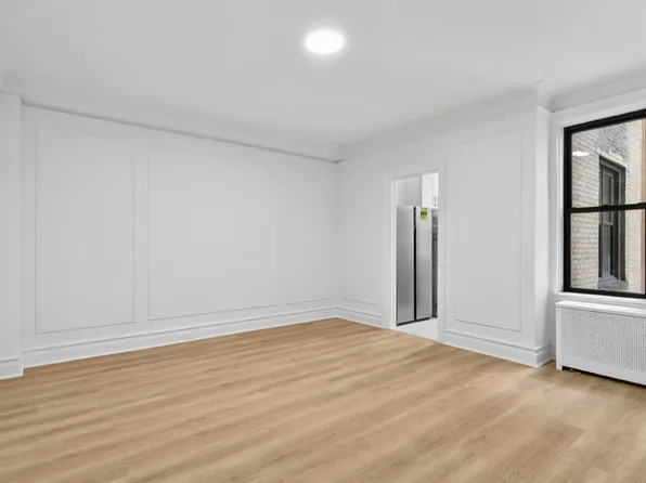 915 West End Avenue image 1 of 12