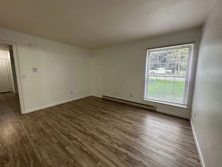 University Park Apartments near Cornell University — Photo 120