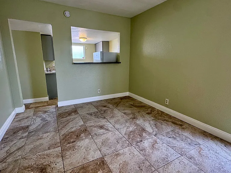 6225 Casada Way — Photo 4