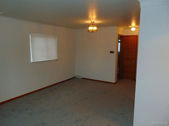 3rd image of 17483 Allen St Unit 2