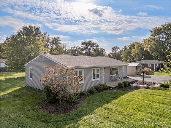 2nd image of 1289 Woodville Pike