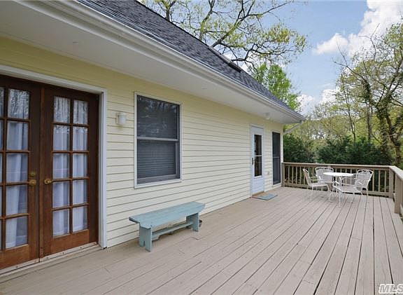 4th image of 19 Winthrop Dr