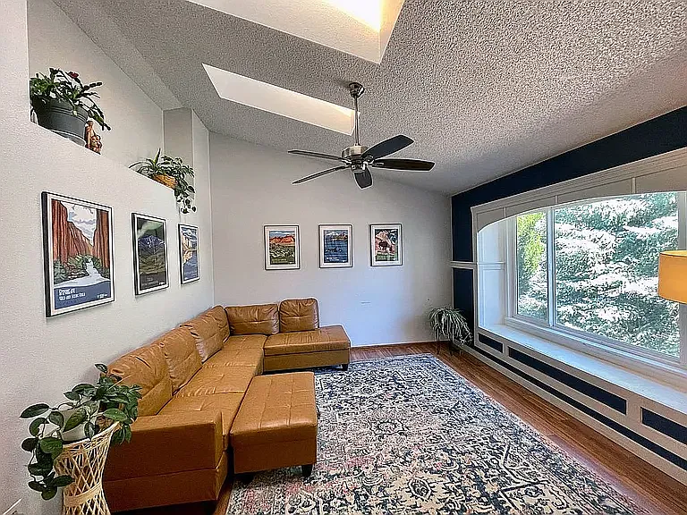 3 bed, 2157 sqft, $2,700 — Photo 3