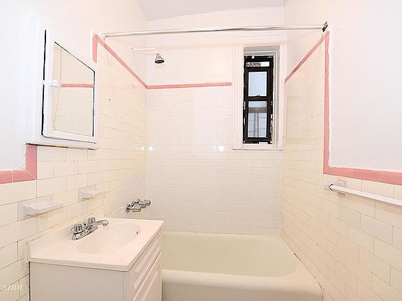 5th image of 2520 42nd St APT 2A