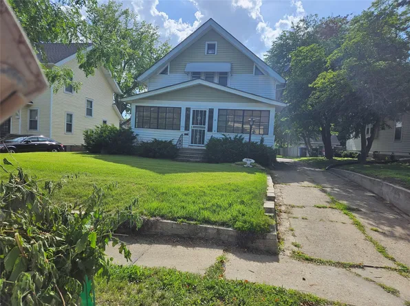 1916 York St, Des Moines, IA 50316