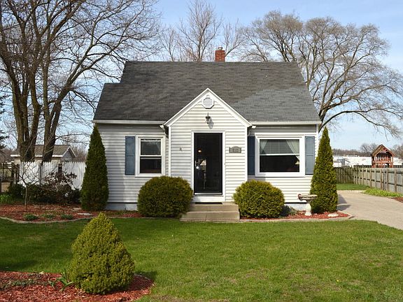 2nd image of 523 Pinecrest St
