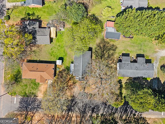 2nd image of 517 Gilmore Ln