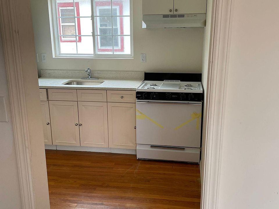 1st image of 1211 Plainview Ave #3