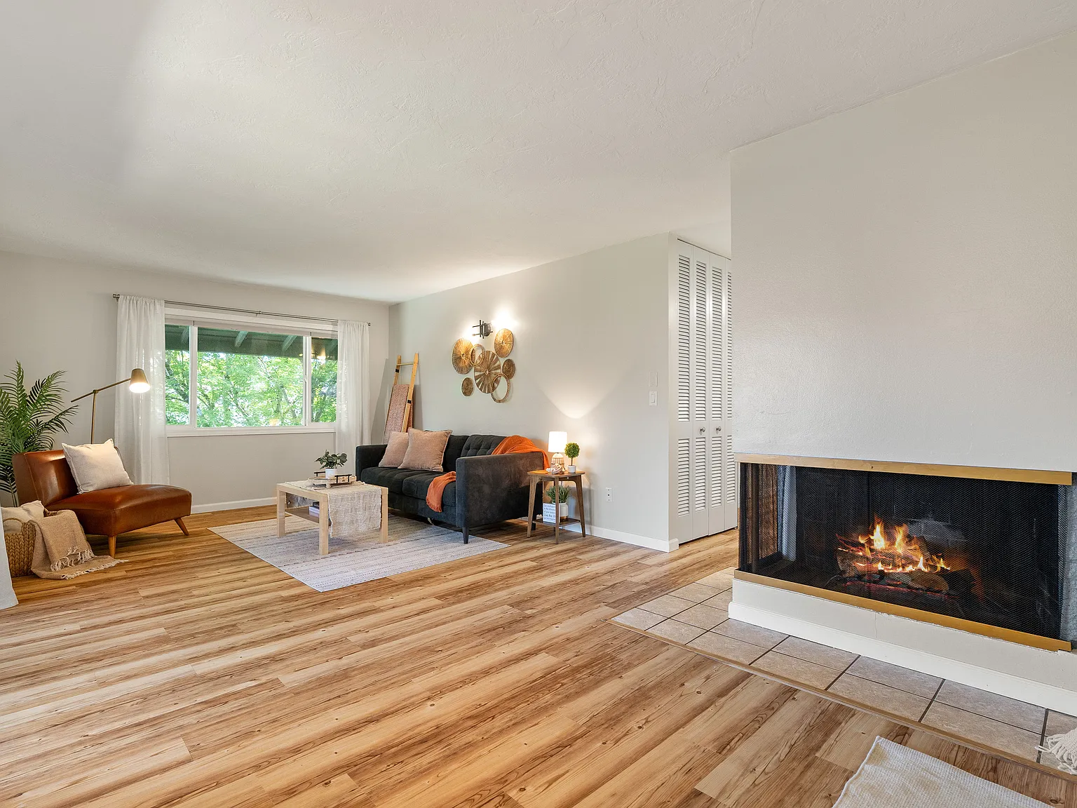 2 bed, 1.5 bath, 1100 sqft, $2,275 — Photo 2