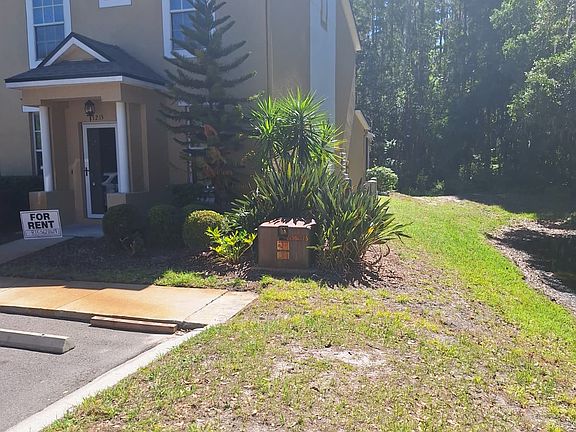 2nd image of 1215 Baronscourt Dr