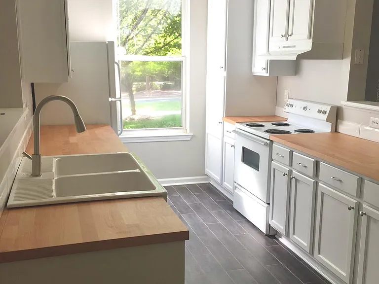 601 N Davidson St — Photo 4