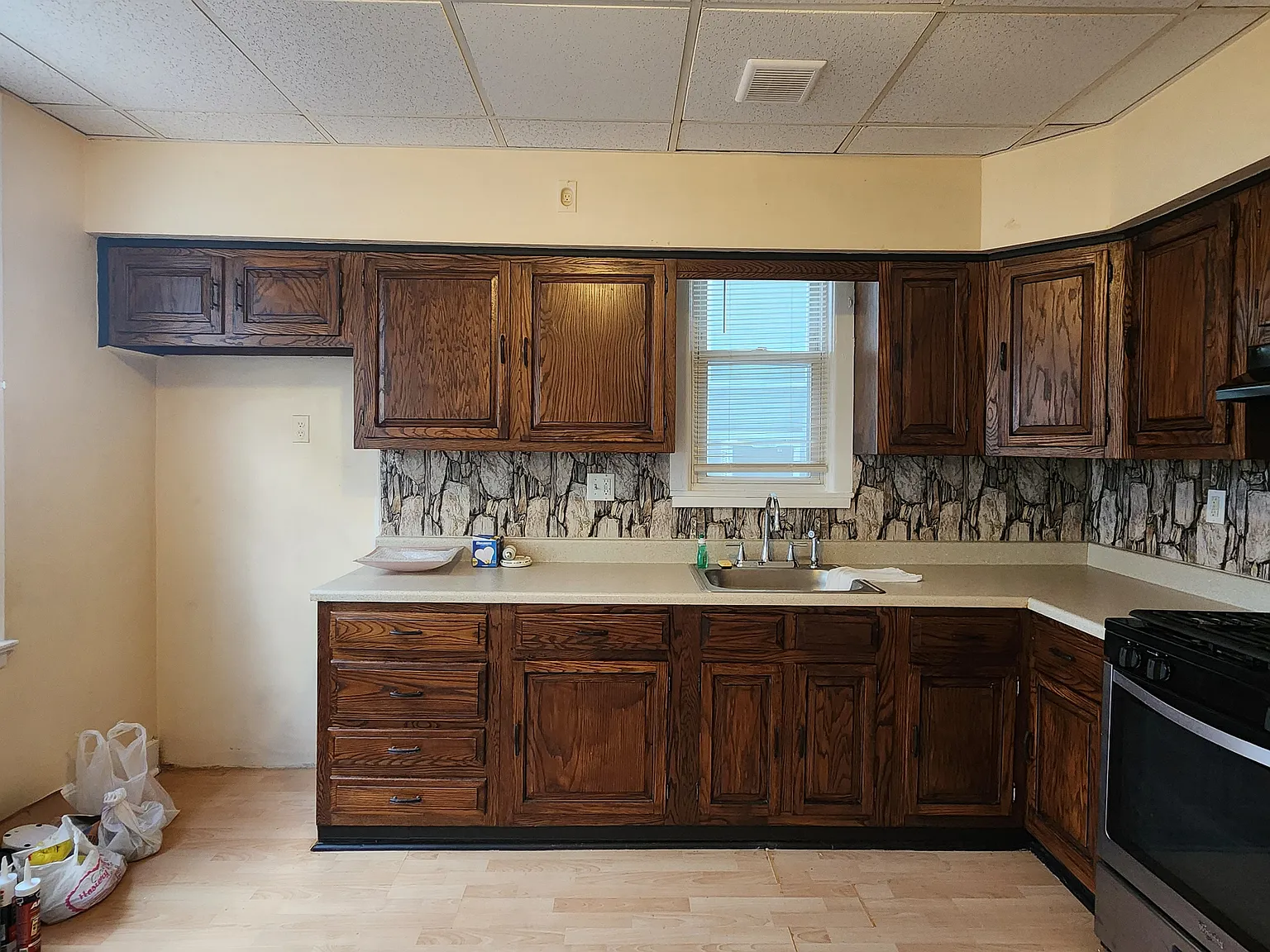 3 bed, $2,400 — Photo 4