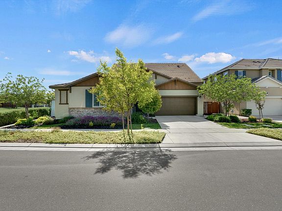 3rd image of 17562 Graceada Ln