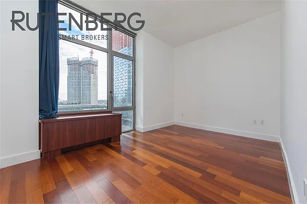 Rented by R New York | media 44