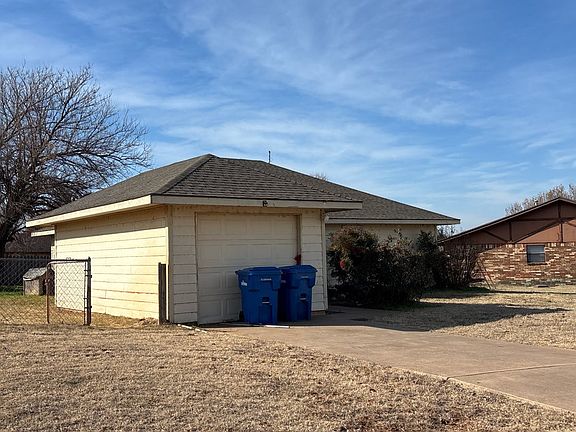 3rd image of 3105 Forestridge Dr