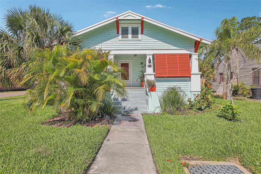 2 bed, 1.0 bath, 1197 sqft, $2,650 — Photo 1