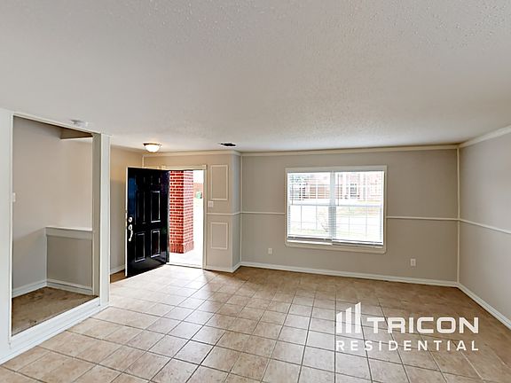 3rd image of 716 Gillon Dr