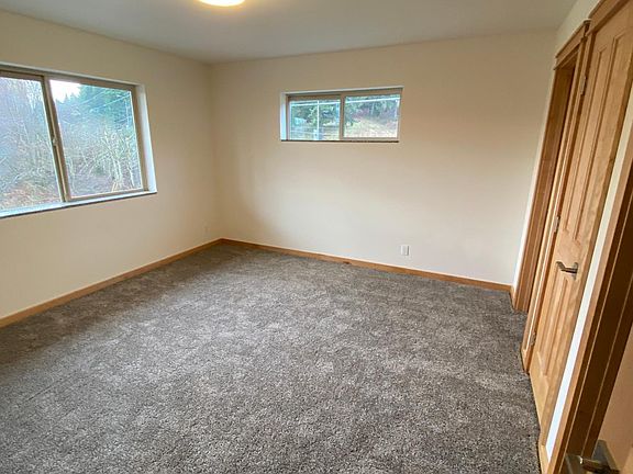 5th image of 19352 Viking Ave NW #1