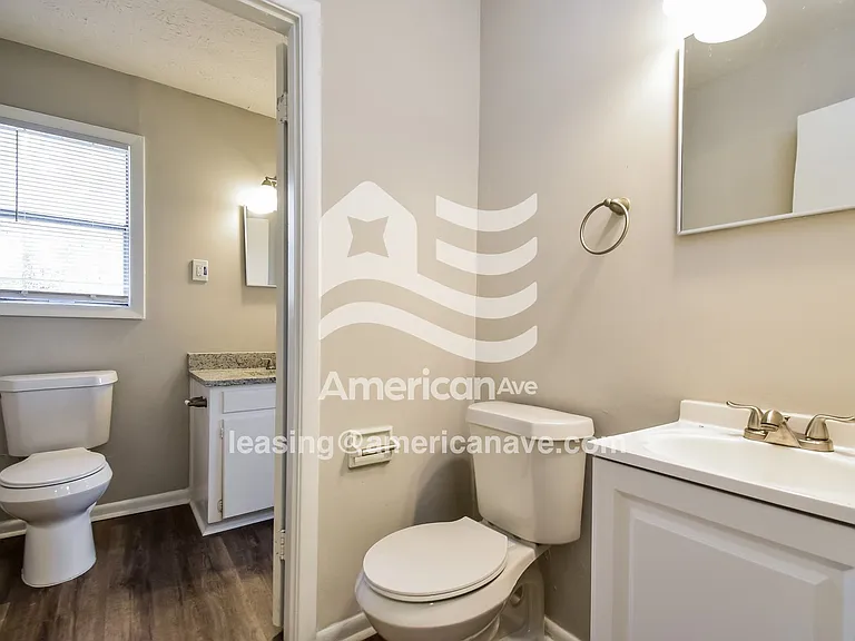 1045688_014_wm_-_bathroom_13538200.jpg