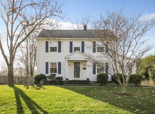 33 Dorking Dr, Fairfield, CT 06824
