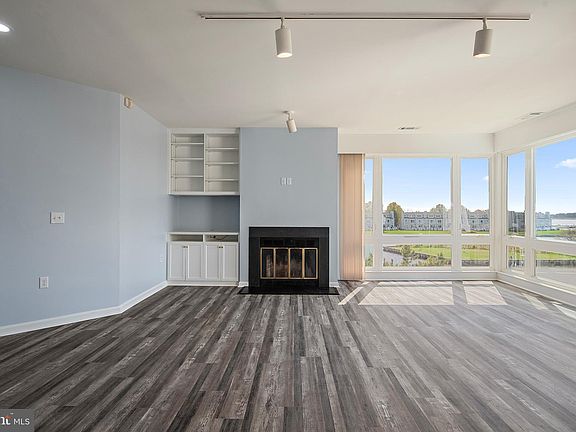5th image of 230 Oyster Cove Dr