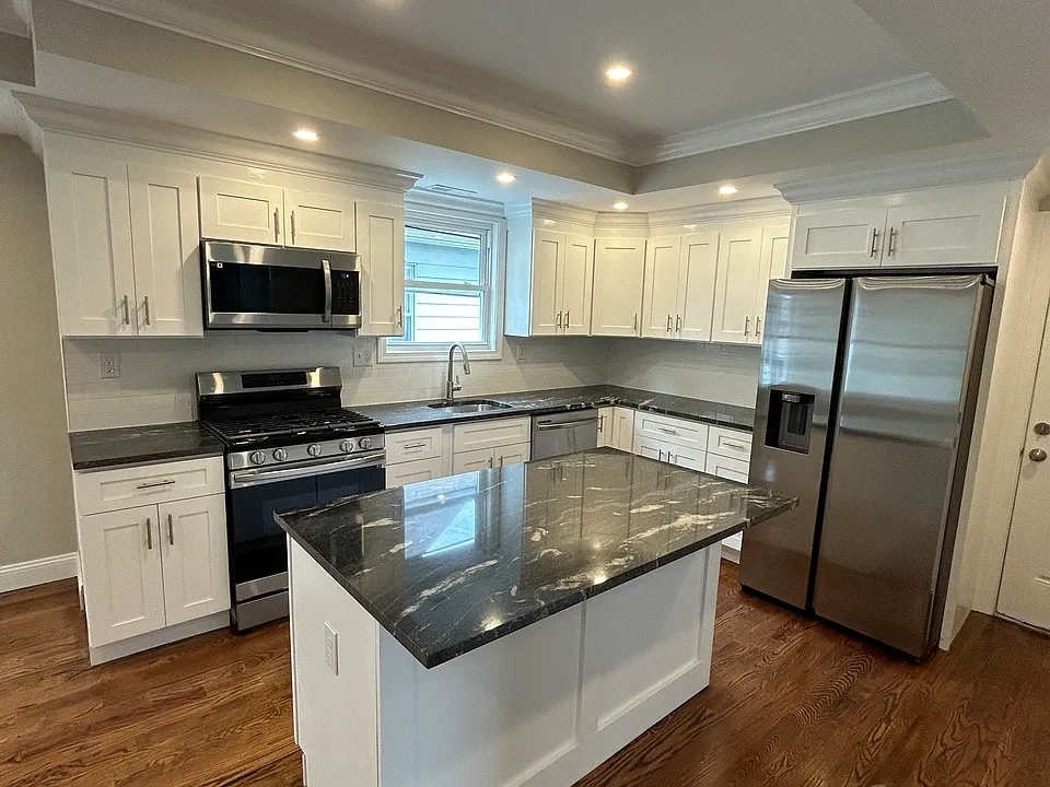 823 Capitol Ave #3