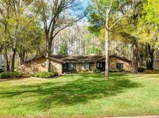 801 Warren Rd, Lutz, FL 33548