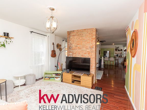 4th image of 2320 Kenilworth Ave
