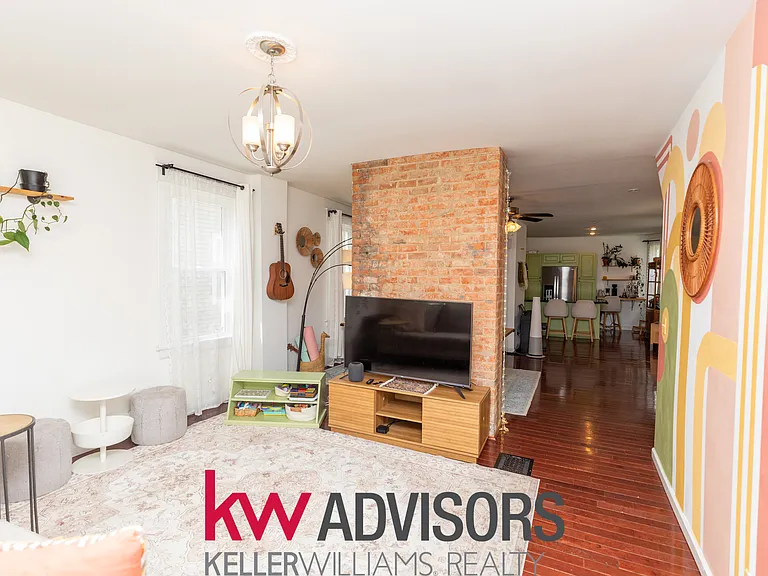2320 Kenilworth Ave — Photo 4