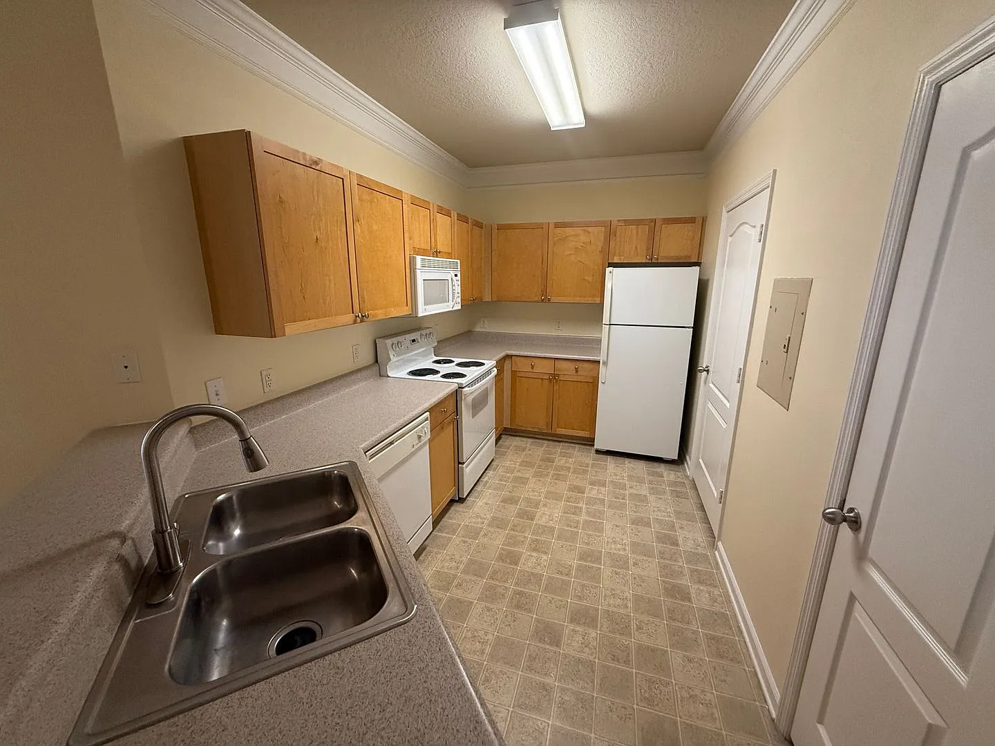 Orlando: Gated Community - Convenient To All Theme Parks Available October 15th! — Photo 3
