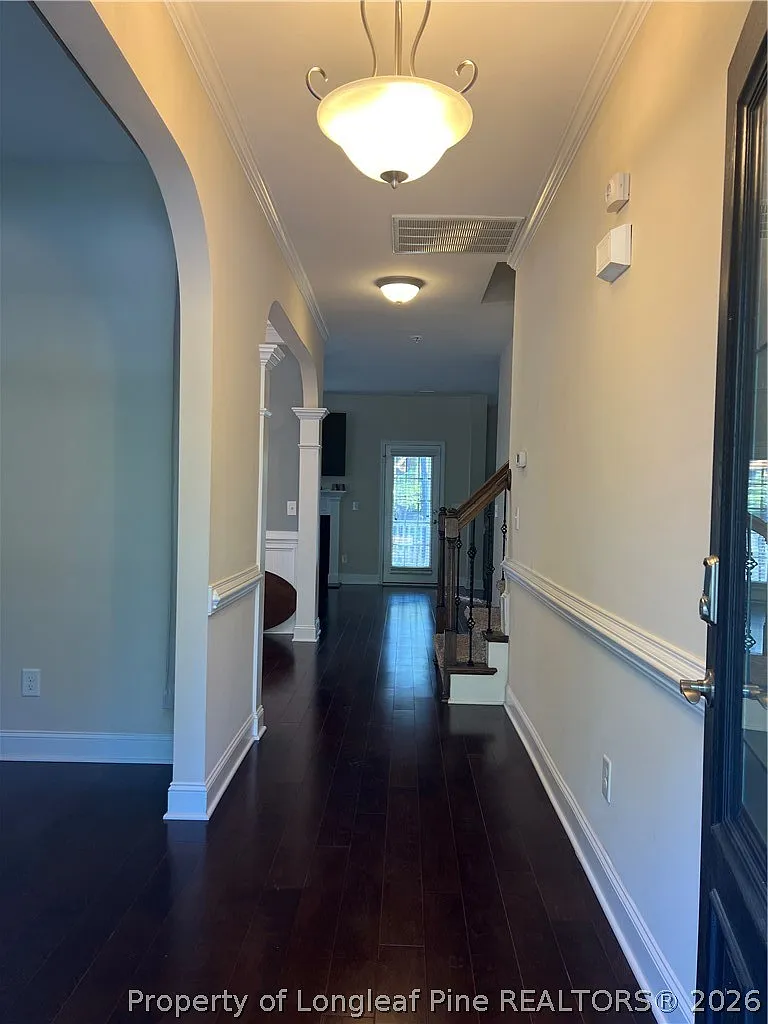 5 bed, 3.5 bath, 2880 sqft, $2,275 — Photo 3