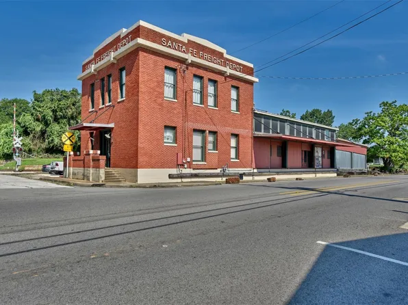 214 S Austin St, Brenham, TX 77833