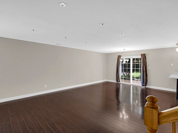 5th image of 911 Penny Ct