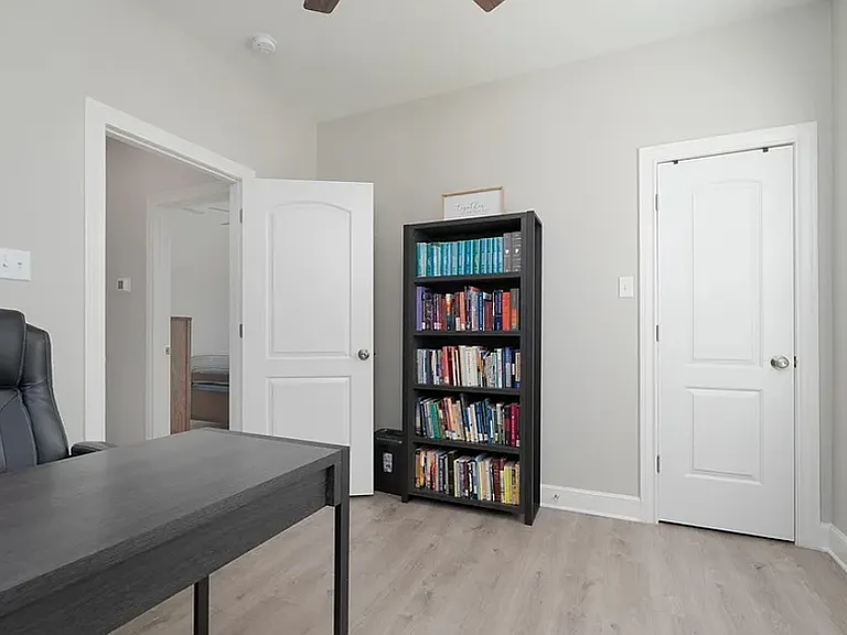 306 Evening Shade Ln — Photo 18